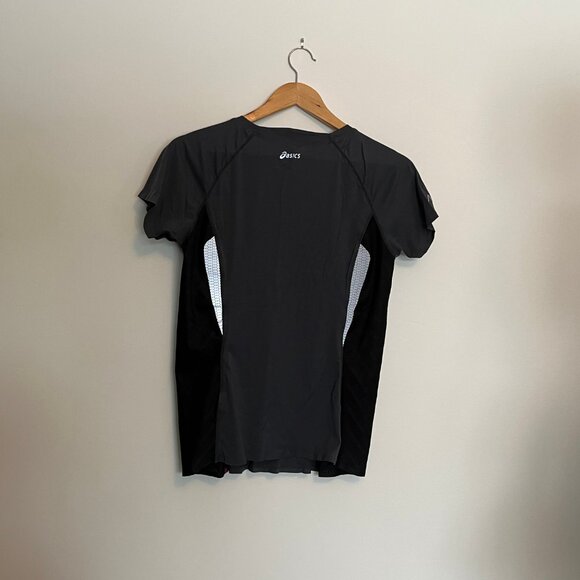 Asics. T-Shirt. Black/ Dark Grey/ Hot Pink Accent. Size Medium. Womens. - Picture 2 of 6